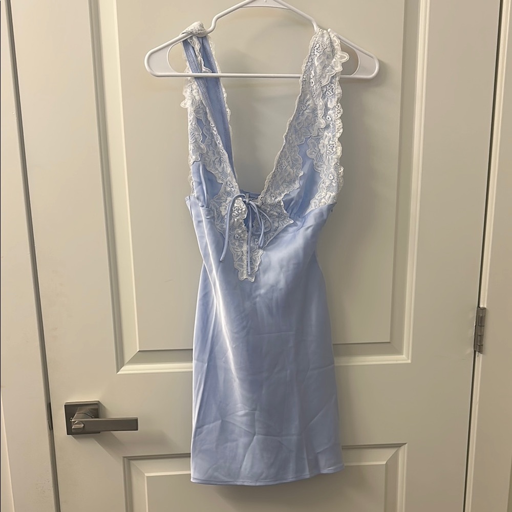 Elegant Blue Lace Trim Nightgown
